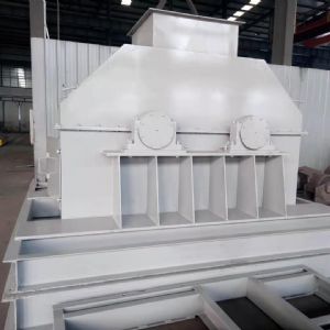 臥式粉碎機完工，準備發(fā)貨